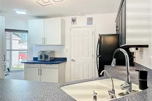 4913 Heron Run Cir, Leesburg, FL 34748 - Photo 9