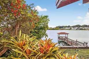 1910 College Park Dr, Tavares, FL 32778 - Photo 5