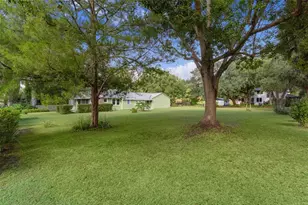 111 E McClendon St, Lady Lake, FL 32159 - Photo 43