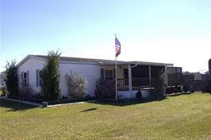 1361 NW 12th Ln, Lake Panasoffkee, FL 33538 - Photo 7