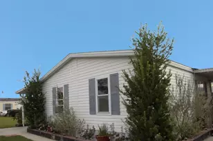 1361 NW 12th Ln, Lake Panasoffkee, FL 33538 - Photo 5