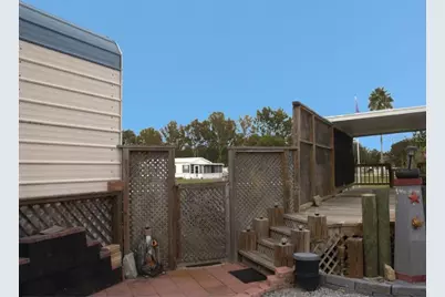 1361 NW 12th Lane, Lake Panasoffkee, FL 33538 - Photo 13