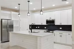 6615 Helmsley Cir, Windermere, FL 34786 - Photo 5