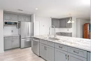 157 Lake Catherine Cir, Groveland, FL 34736 - Photo 3