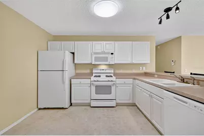 2475 Laurel Bay Lane, The Villages, FL 32162 - Photo 3