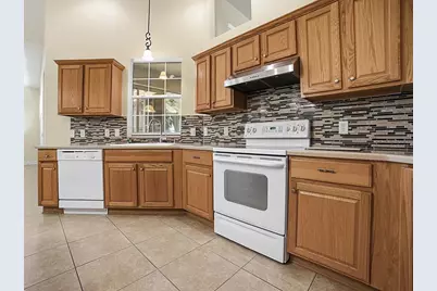 17627 SE 88th Covington Circle, The Villages, FL 32162 - Photo 11