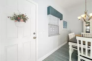 17271 SE 93rd Demoss Ct, The Villages, FL 32162 - Photo 9