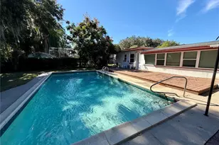 1108 Lee St, Leesburg, FL 34748 - Photo 1