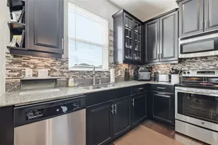 2605 Limerick Cir, Grand Island, FL 32735 - Photo 13