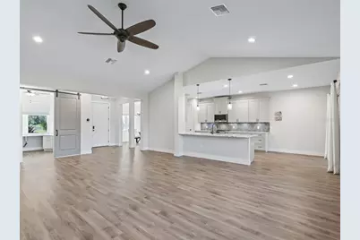 562 Dowling Circle, Lady Lake, FL 32159 - Photo 11