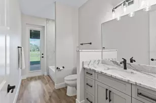 562 Dowling Cir, Lady Lake, FL 32159 - Photo 37