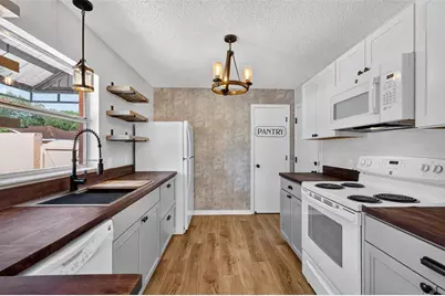 1008 Laredo Lane, The Villages, FL 32159 - Photo 7