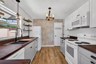 1008 Laredo Ln, The Villages, FL 32159 - Photo 7