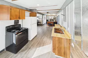 9151 SE 196th Ave, Ocklawaha, FL 32179 - Photo 3