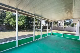 1015 Cr 463B, Lake Panasoffkee, FL 33538 - Photo 13