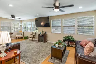 172 S Virginia Ave, Center Hill, FL 33514 - Photo 5