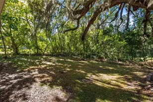 172 S Virginia Ave, Center Hill, FL 33514 - Photo 21
