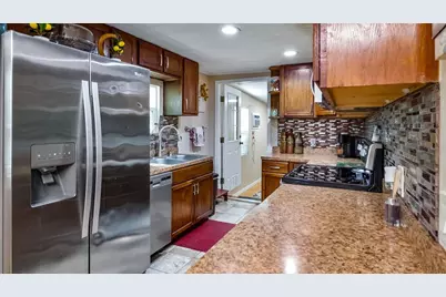 172 S Virginia Avenue, Center Hill, FL 33514 - Photo 9