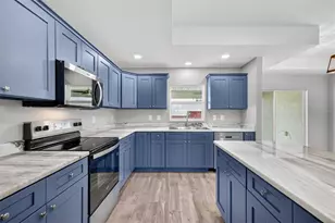 1201 Dustin Dr, The Villages, FL 32159 - Photo 5