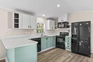 3547 NW 23rd Terrace, Lake Panasoffkee, FL 33538 - Photo 7