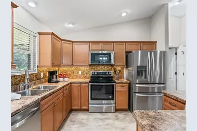 828 Silver Oak Avenue, The Villages, FL 32159 - Photo 5