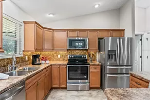 828 Silver Oak Ave, The Villages, FL 32159 - Photo 5