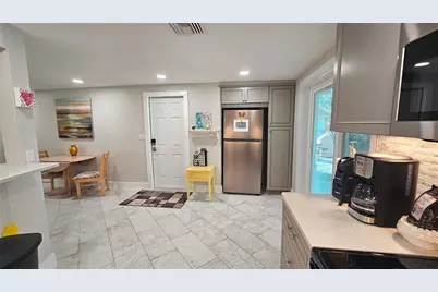 516 Villas Drive, Venice, FL 34285 - Photo 9