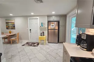 516 Villas Dr, Venice, FL 34285 - Photo 9