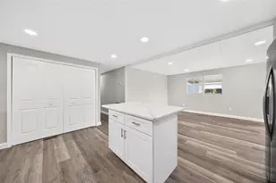 1112 Elkhart Cir, Tavares, FL 32778 - Photo 11