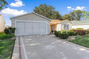 2732 Privada Dr, The Villages, FL 32162 - Photo 3