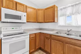 2732 Privada Dr, The Villages, FL 32162 - Photo 17