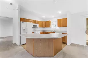 2732 Privada Dr, The Villages, FL 32162 - Photo 13