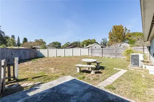 903 Virginia Ave, Tavares, FL 32778 - Photo 27