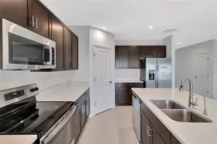 221 Aquamarine Ln, Kissimmee, FL 34758 - Photo 9