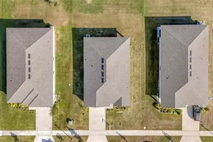 221 Aquamarine Ln, Kissimmee, FL 34758 - Photo 33