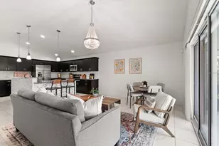 30433 Island Club Dr, Tavares, FL 32778 - Photo 5