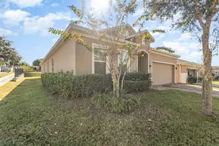 9495 Oglethorpe Dr, Groveland, FL 34736 - Photo 3