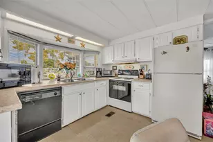 173 Paradise N, Leesburg, FL 34788 - Photo 9