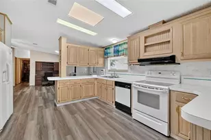 3224 Manatee Rd, Tavares, FL 32778 - Photo 11