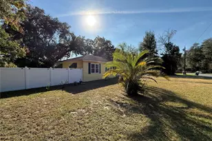 708 Mission Dr, Wildwood, FL 34785 - Photo 5