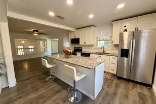 708 Mission Dr, Wildwood, FL 34785 - Photo 13