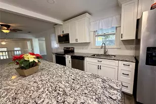 708 Mission Dr, Wildwood, FL 34785 - Photo 15