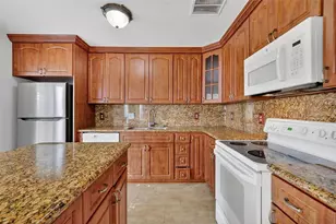 145 Lake Catherine Cir, Groveland, FL 34736 - Photo 9