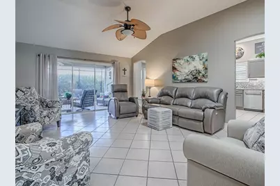 9238 SE 171st Cooper Loop, The Villages, FL 32162 - Photo 5