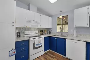 1717 Palm Aire Dr, Lady Lake, FL 32159 - Photo 9