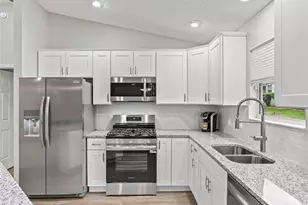 9653 SE 171st Argyll St, The Villages, FL 32162 - Photo 13