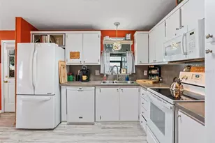 928 Oleander St, The Villages, FL 32159 - Photo 15