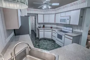 25348 Crestwater Dr, Leesburg, FL 34748 - Photo 19