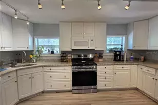 811 N Disston Ave, Tavares, FL 32778 - Photo 13