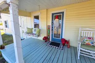 811 N Disston Ave, Tavares, FL 32778 - Photo 5